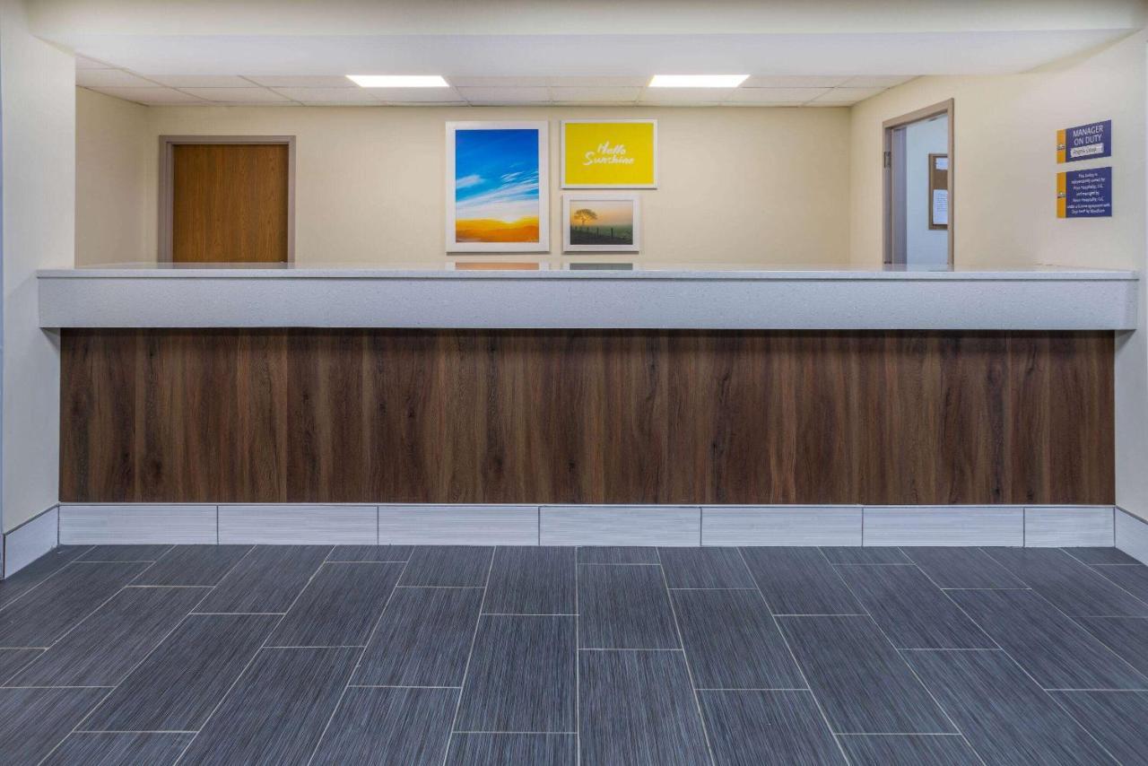 Days Inn By Wyndham Grayson Esterno foto