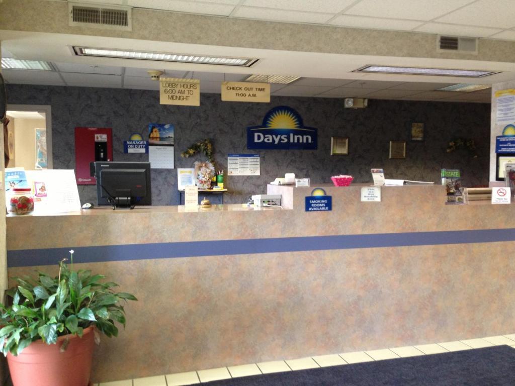 Days Inn By Wyndham Grayson Esterno foto